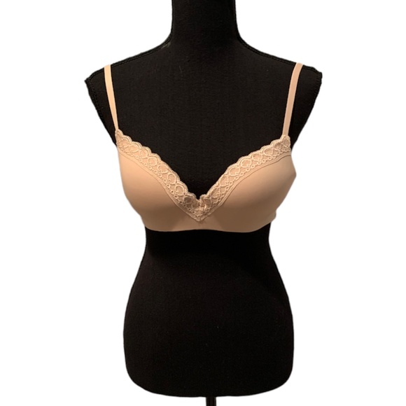 Maidenform Other - Maidenform Full Coverage Bra in Nude size 34B